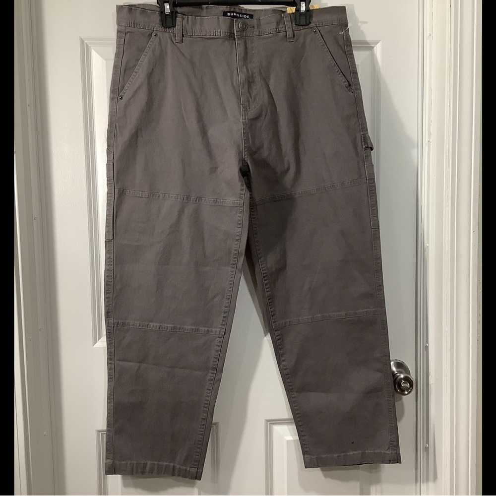 Burnside Men's Charcoal Cargo Pants size XL .NWT.